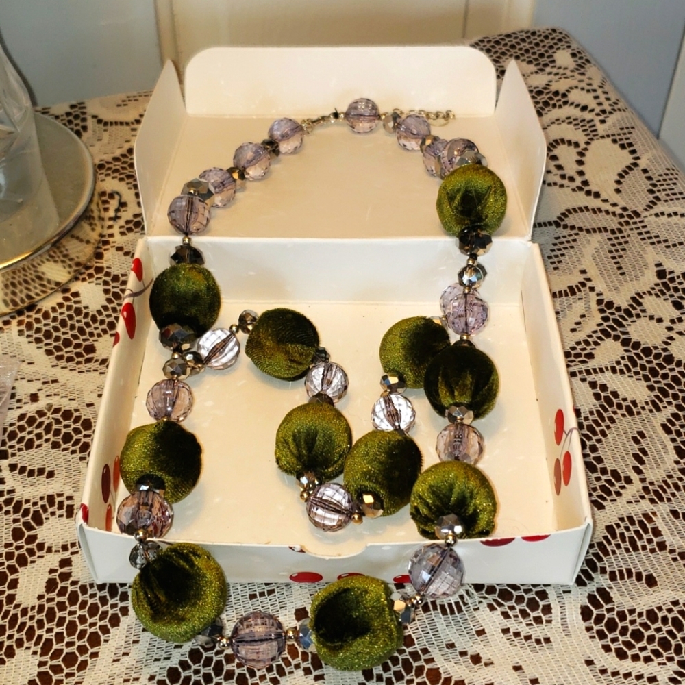 Plunder Evergreen Necklace | Evergreen